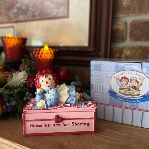 ❤️Vintage Musical Raggedy Ann Jewelry Box‼️FINAL SALE - Picture 1 of 7